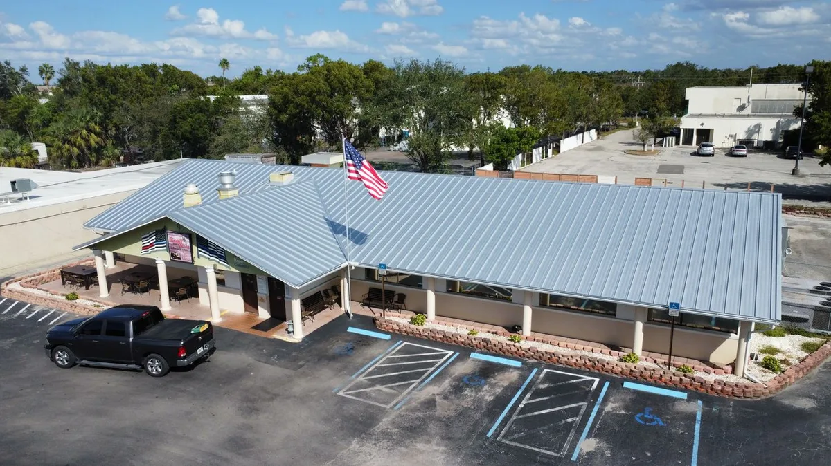Biggie's restaurant — metal roof, American flag