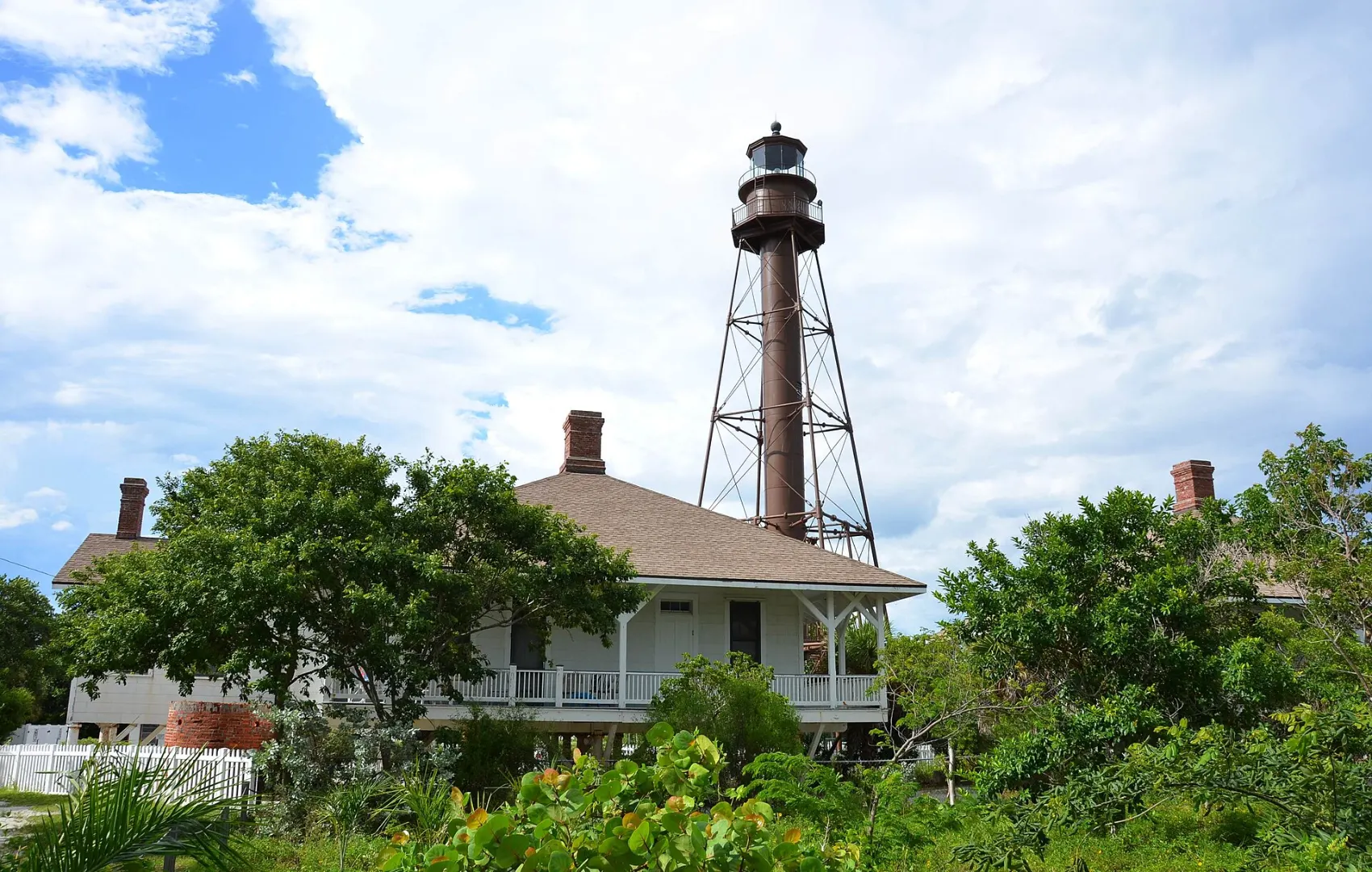 The Sanibel Island Lighthouse and keeper's cottage
